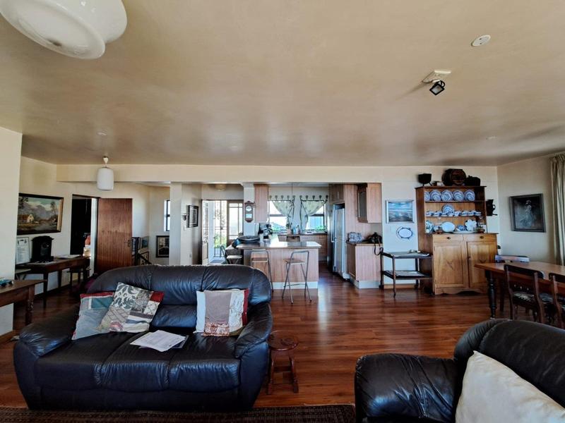 To Let 5 Bedroom Property for Rent in Mossel Bay Western Cape